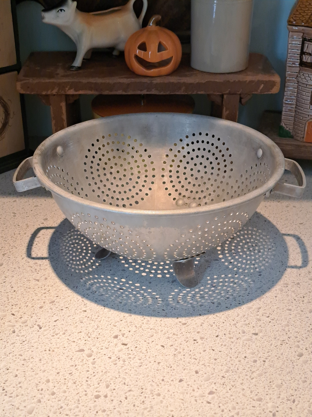 Vintage Metal Kitchen Colander - Picture 2 of 5